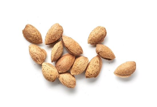 Almendra tostada con cáscara